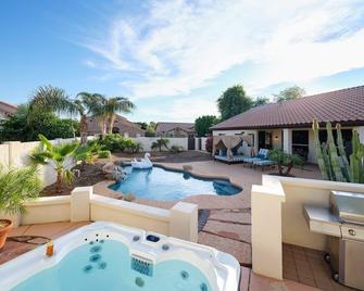 Arabian Nights - Private Pool - Hot Tub - Games! - Paradise Valley - Piscina