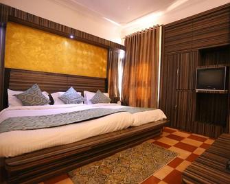 Hotel Maharaja Inn By Geetanjali Hotels - Katra - Phòng ngủ