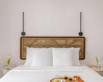 Yelo Belle Epoque Powered By Sonder - Cannes - Bedroom