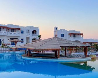Beach Safari Nubian Resort - Marsa Alam - Pool