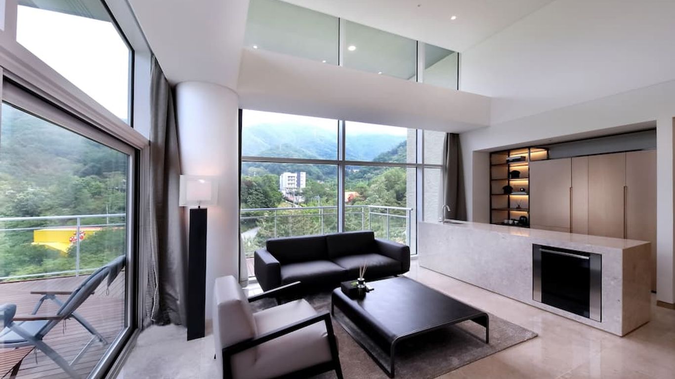 Midas Hotel & Resort