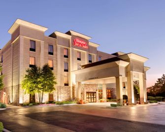 Hampton Inn & Suites Addison - Addison - Edificio