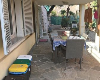 Appartamento Degli Ulivi - San Remo - Binnenhof