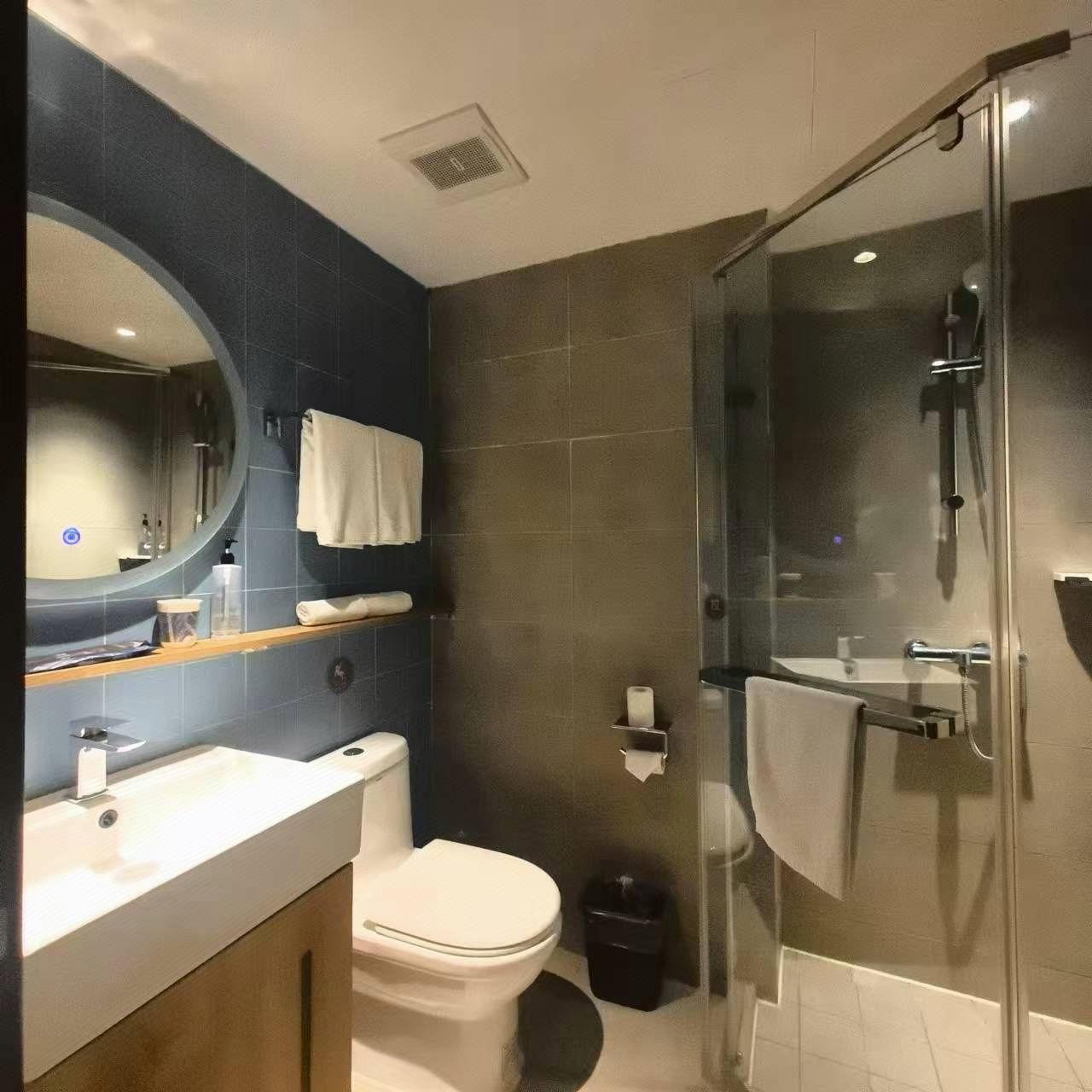 Home Inn Neo Chongqing Olympic Sports Center Shiqiaopu Metro Station - Chongqing - Bedroom