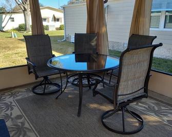 Enjoy Life in the Villages - Lady Lake - Patio