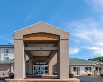 Sleep Inn & Suites Port Clinton - Port Clinton - Edificio
