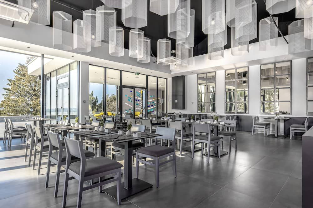 هوتل آد توريس - كريكفينيكا - مطعم