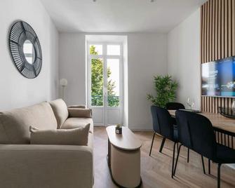 Résidence Serbie - Appartements design et climatisés en centre ville - Vichy - Living room