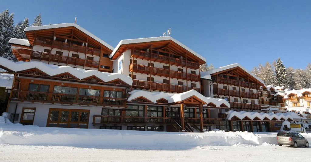 Hotel Union - Dimaro - Bygning