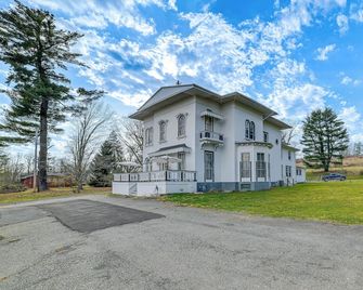 Quiet Owego Getaway Near Main Street and Riverwalk! - Owego - Gebouw