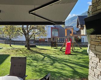 No1 - Flo's Rooms & Breakfast - Wagrain - Patio