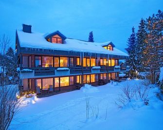 Hinterzarten: Exclusive apartment in a quiet location - Hinterzarten - Gebäude