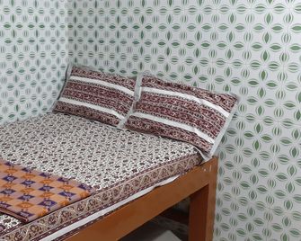 Sri Raghavendra Residency - Tirupati - Slaapkamer