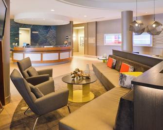 SpringHill Suites by Marriott Corona Riverside - Corona - Resepsiyon