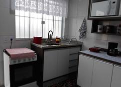 House 300 M From Beto Carrero For Up To 14 People - Penha - Kitchen