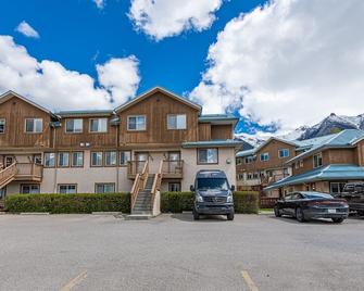 Banff Boundary Lodge Mountainview Studio - Harvie Heights - Edificio