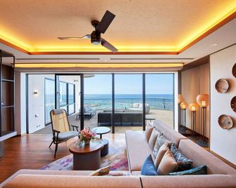 Okinawa Prince Hotel Ocean View Ginowan - Ginowan - Stue