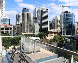 Frisco Apartments - Brisbane - Balcony