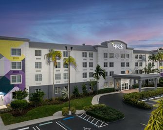 Spark by Hilton Miami Doral - Doral - Rakennus