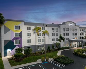 Spark by Hilton Miami Doral - Doral - Gebäude