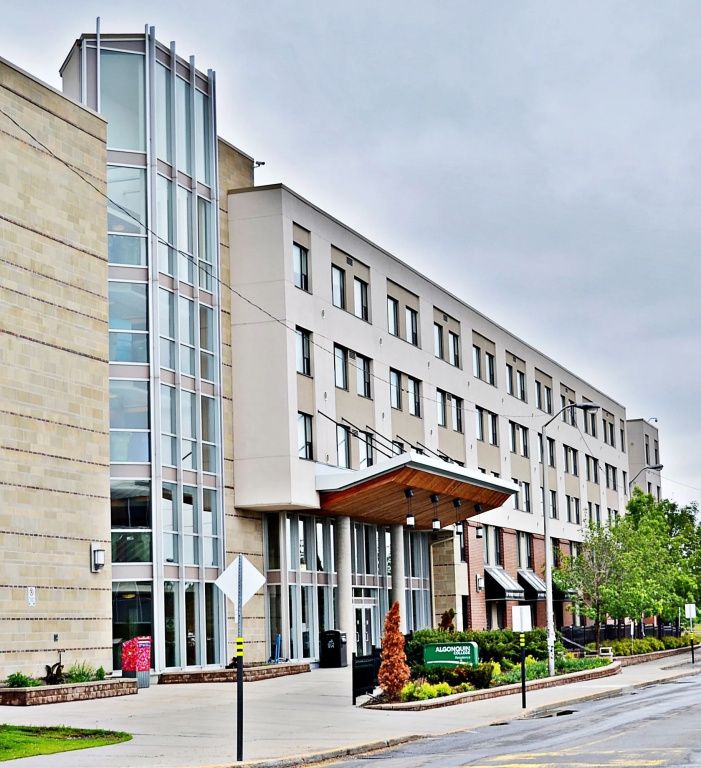 Residence & Conference Centre - Ottawa West - אוטאווה - בניין