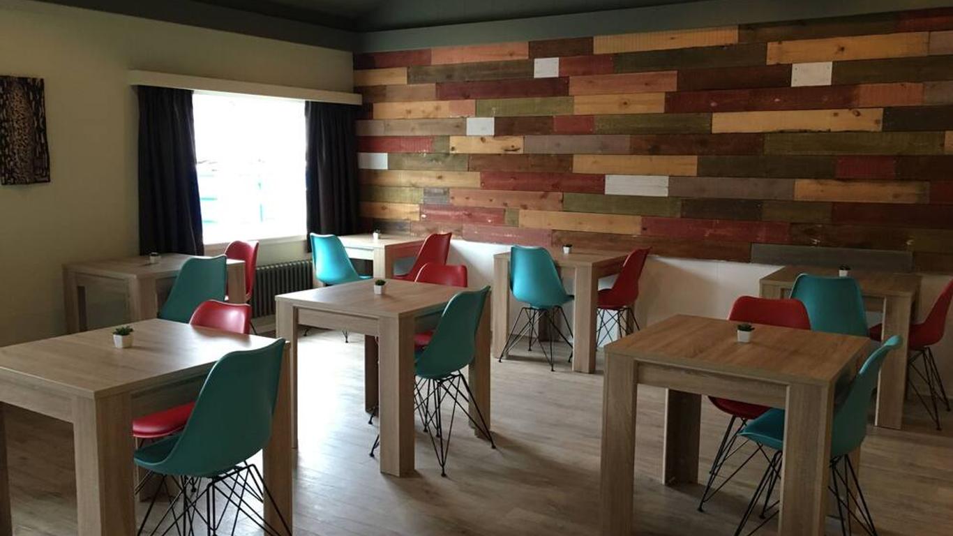 ويلكم ريفر سايد جيست هاوس