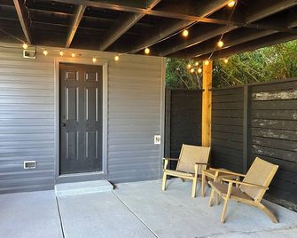 Cozy Tiny House in Scottsburg - Scottsburg - Terasa