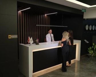 요즈가트 참릭 호텔 - 요즈가트 - 프론트 데스크