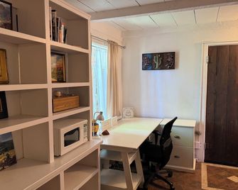 Writer's Room SaddleRock Ranch B&B West Sedona - Sedona