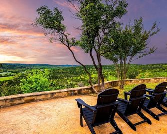 The Hilltop Grand Oasis - Helotes - Balcón