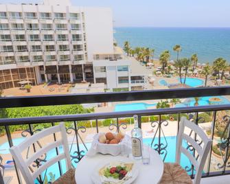 Sandy Beach Hotel & Spa - ex Sentido - Larnaca - Ban công