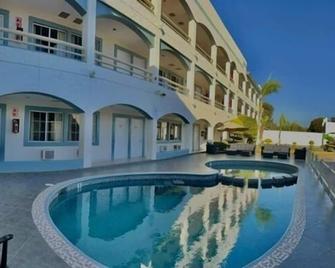 Hotel Pueblito Inn - Rosarito - Pool