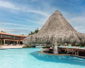 Hodelpa Garden Suites Golf & Convention Center - Guayacanes - Piscina