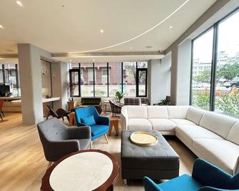 Azure Hotel - הואליין סיטי - טרקלין