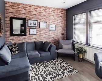 Castlegate - Lanark - Living room