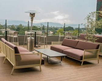 Hotel Indigo Guadalajara Expo by IHG - Guadalajara - Varanda