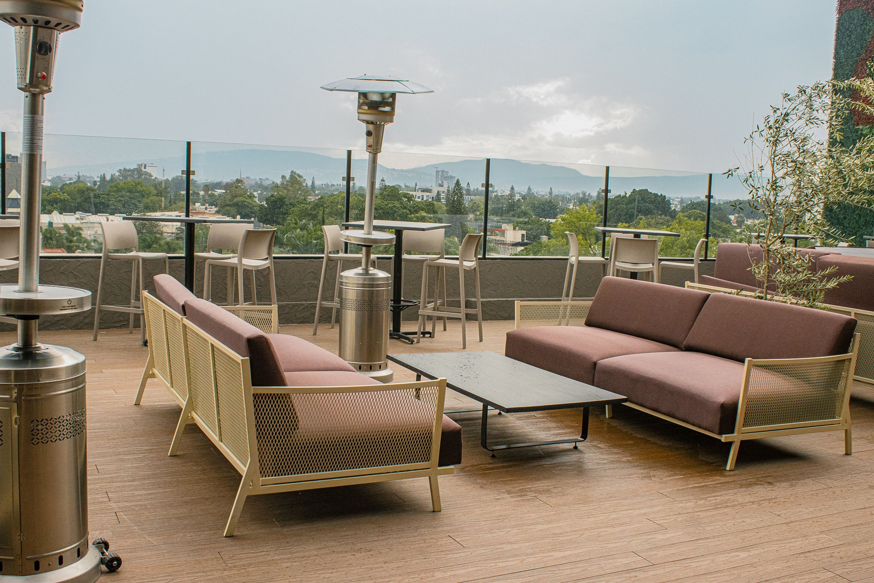 Hotel Indigo Guadalajara Expo by IHG - גוואדאלחארה - מרפסת