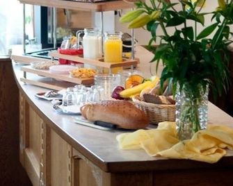 Pension Rofan - Reith im Alpbachtal - Buffet