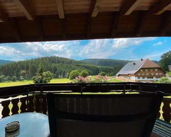 Landhotel Jostalstüble - Titisee-Neustadt - Balkong