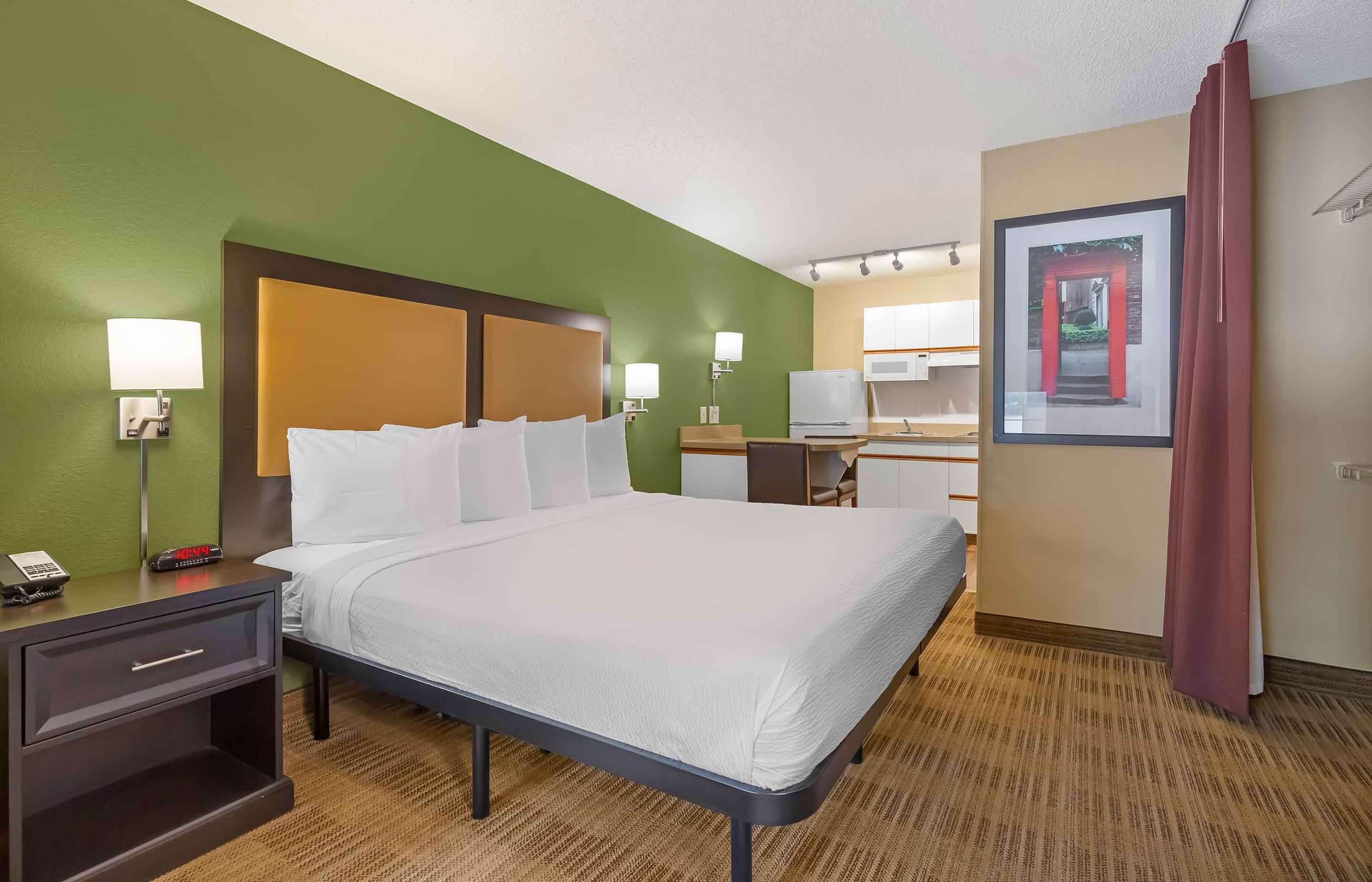 Extended Stay America Suites - Washington - DC - Falls Church - Merrifield - Fairfax - Bedroom