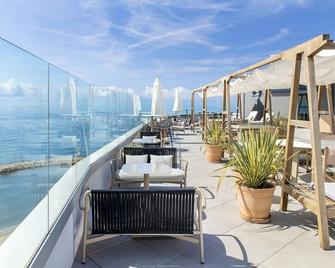 Me Sitges Terramar - סיטגס - מרפסת