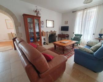 Two houses with private pool and stunning views - Venarey-les-Laumes - Sala de estar