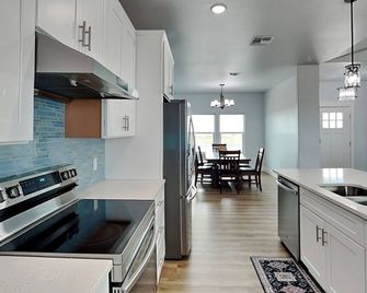 Sunrise Escape - Rockport - Kitchen