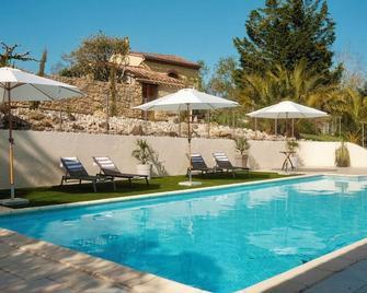 Loustal Beau: a peaceful countryside retreat near Mirepoix w/ large heated pool - Pech-Luna - Piscina