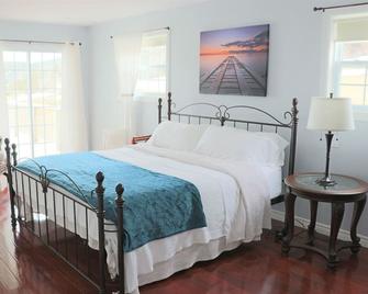 The Peridot Chalet - where beauty and peace unite - Norris Point - Bedroom