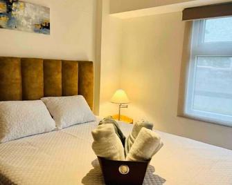 a 5 minutos del aeropuerto, zoologico y museos de antropologia e historia - Guatemala City - Bedroom