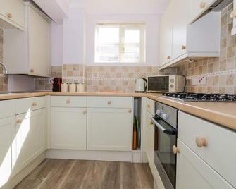 The Hoist - Ely - Kitchen