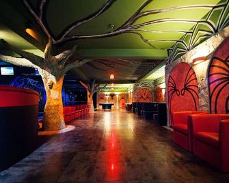 Hotel Kasztel - Rzezawa - Lobby