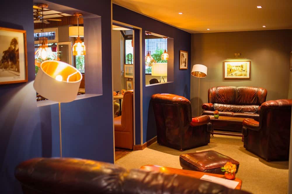 Hôtel Colbert Palace - אנטננריבו - טרקלין