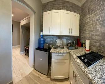 Beautiful One Bedroom Privat Guest House - Nasáu - Cocina
